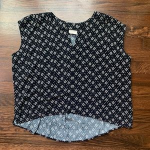 Universal thread black blouse